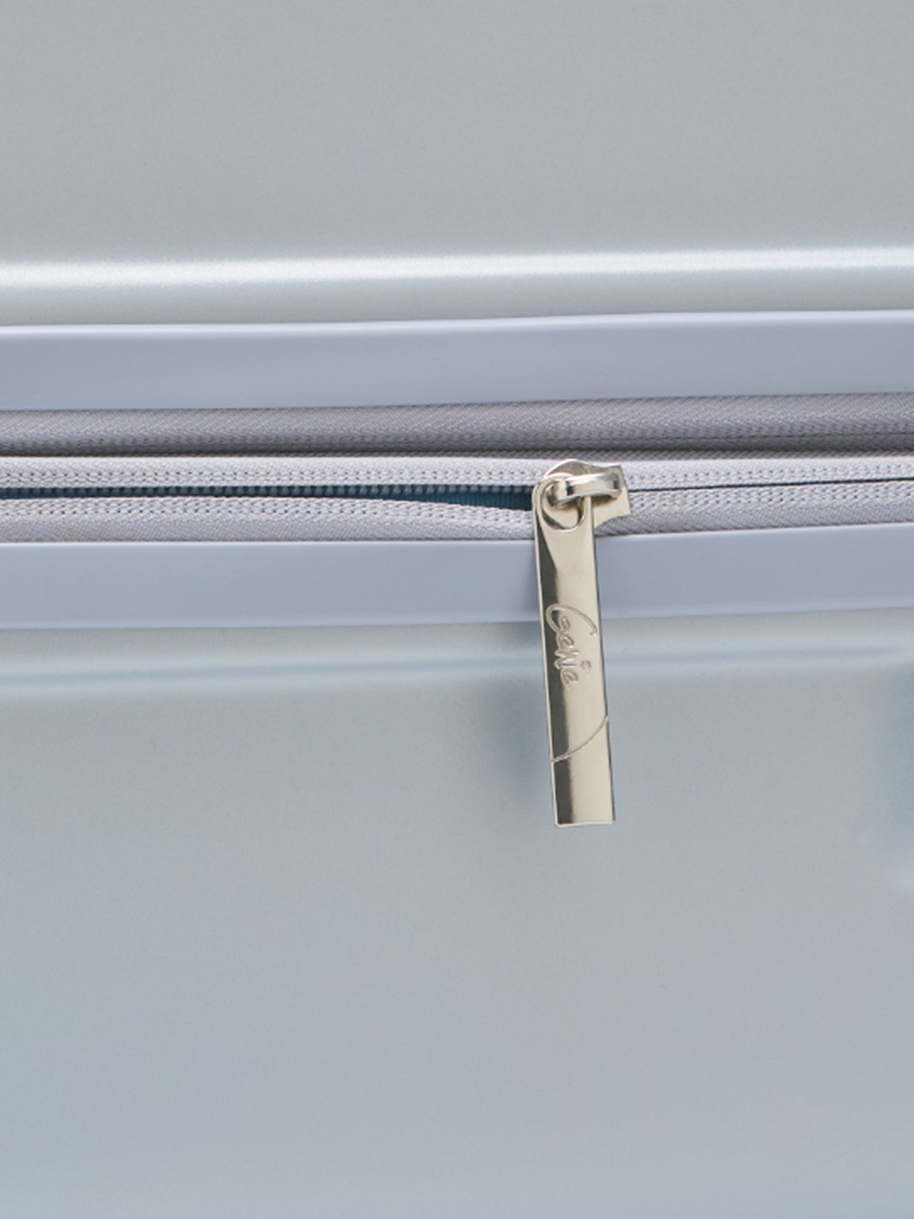 Genie Dew Hard Trolley Bag - MoonLight Mist